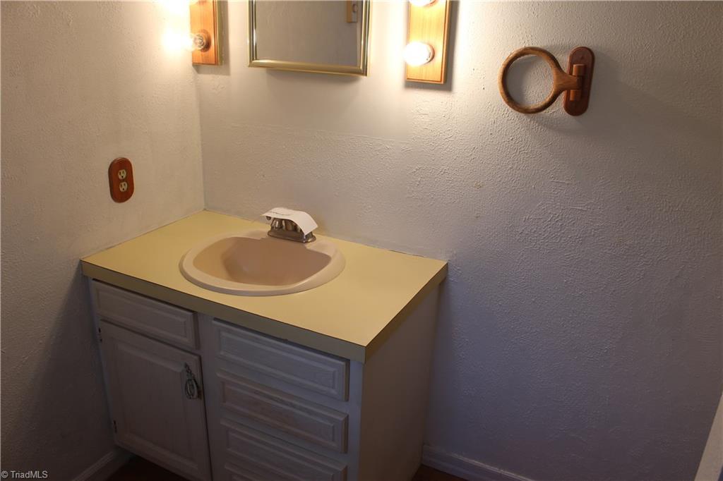 677 Shirley Road Lexington, NC 27292 - Photo 18 of 28 Gallery Image 18