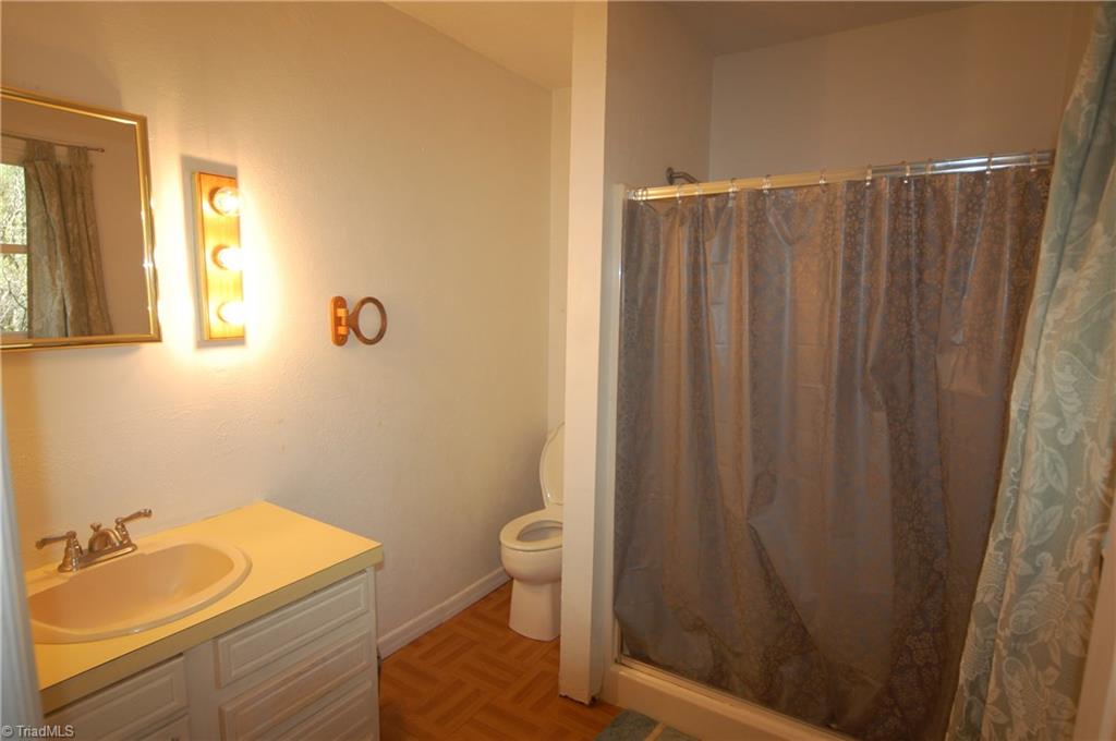 677 Shirley Road Lexington, NC 27292 - Photo 4 of 28 Gallery Image 4