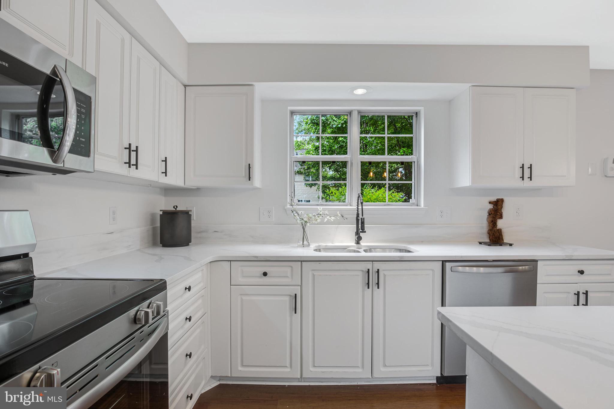 210 Wingate Place Southwest Leesburg, VA 20175 - Photo 17 of 43