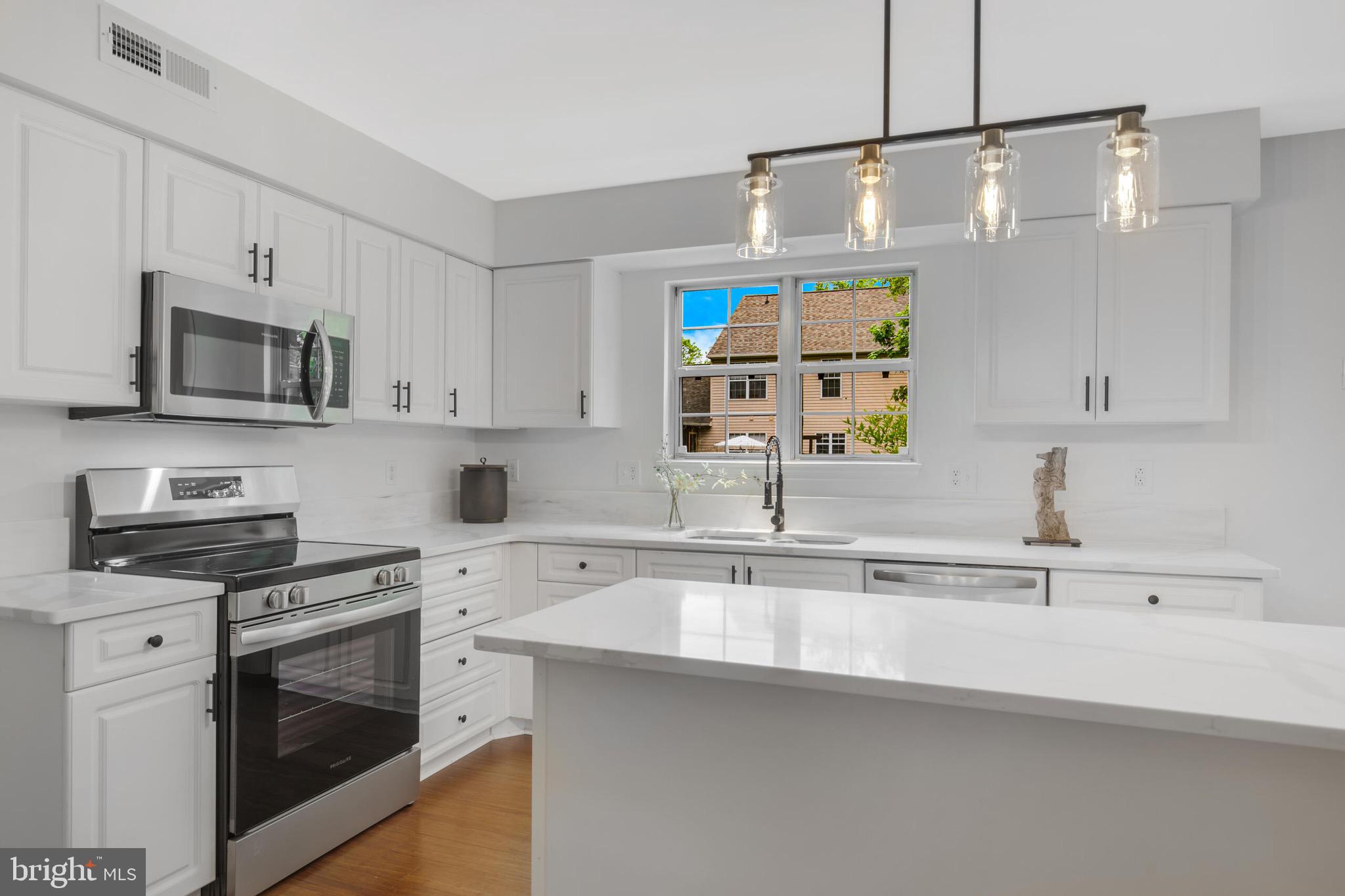 210 Wingate Place Southwest Leesburg, VA 20175 - Photo 18 of 43