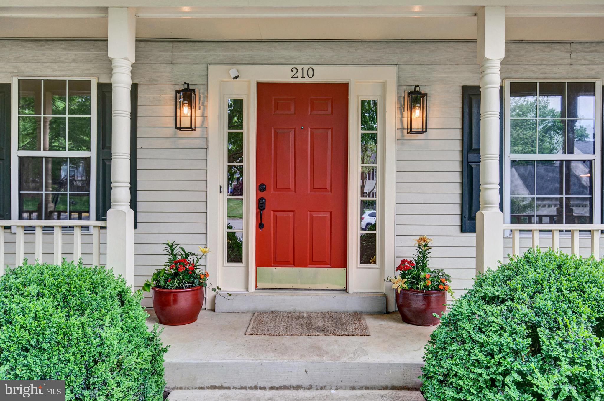 210 Wingate Place Southwest Leesburg, VA 20175 - Photo 2 of 43