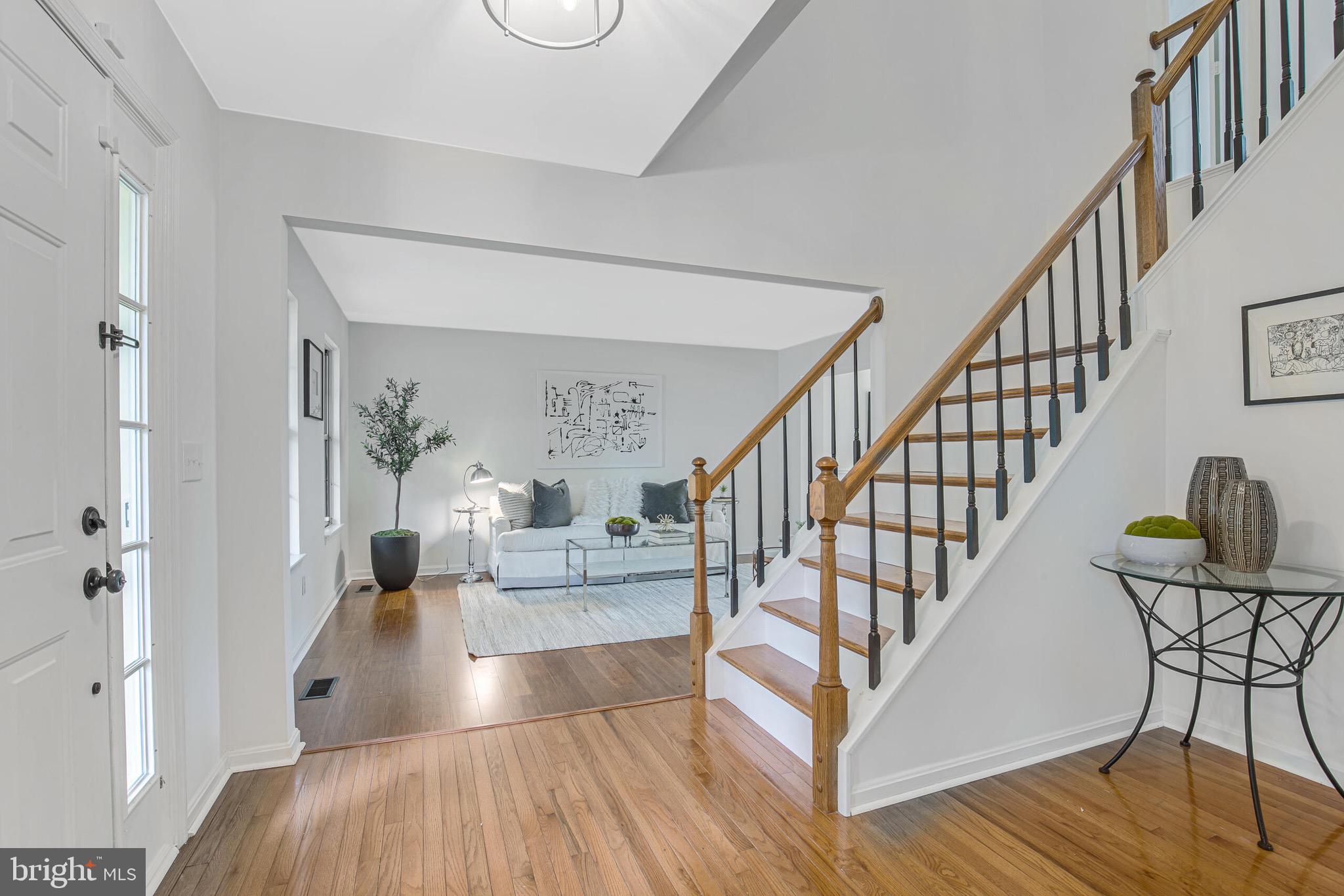 210 Wingate Place Southwest Leesburg, VA 20175 - Photo 4 of 43