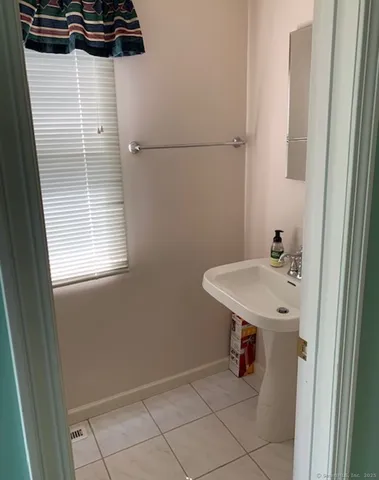 $2,850 | 16 Ancient Highway, Newington, CT 06111