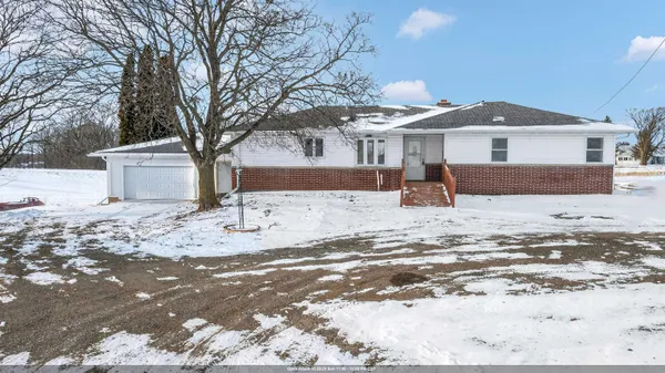 $399,900 | W8662 West Lone Elm Road, Van Dyne, WI 54979