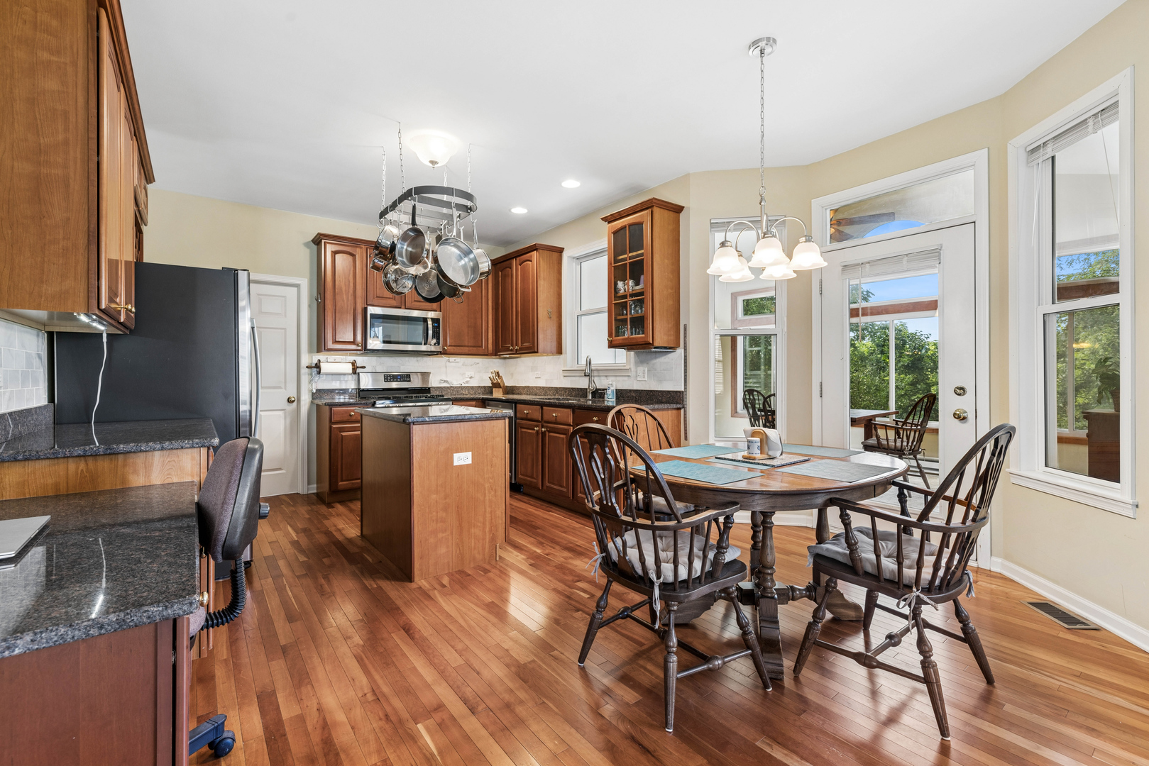 2312 Cascade Circle Round Lake, IL 60073 - Photo 7 of 28