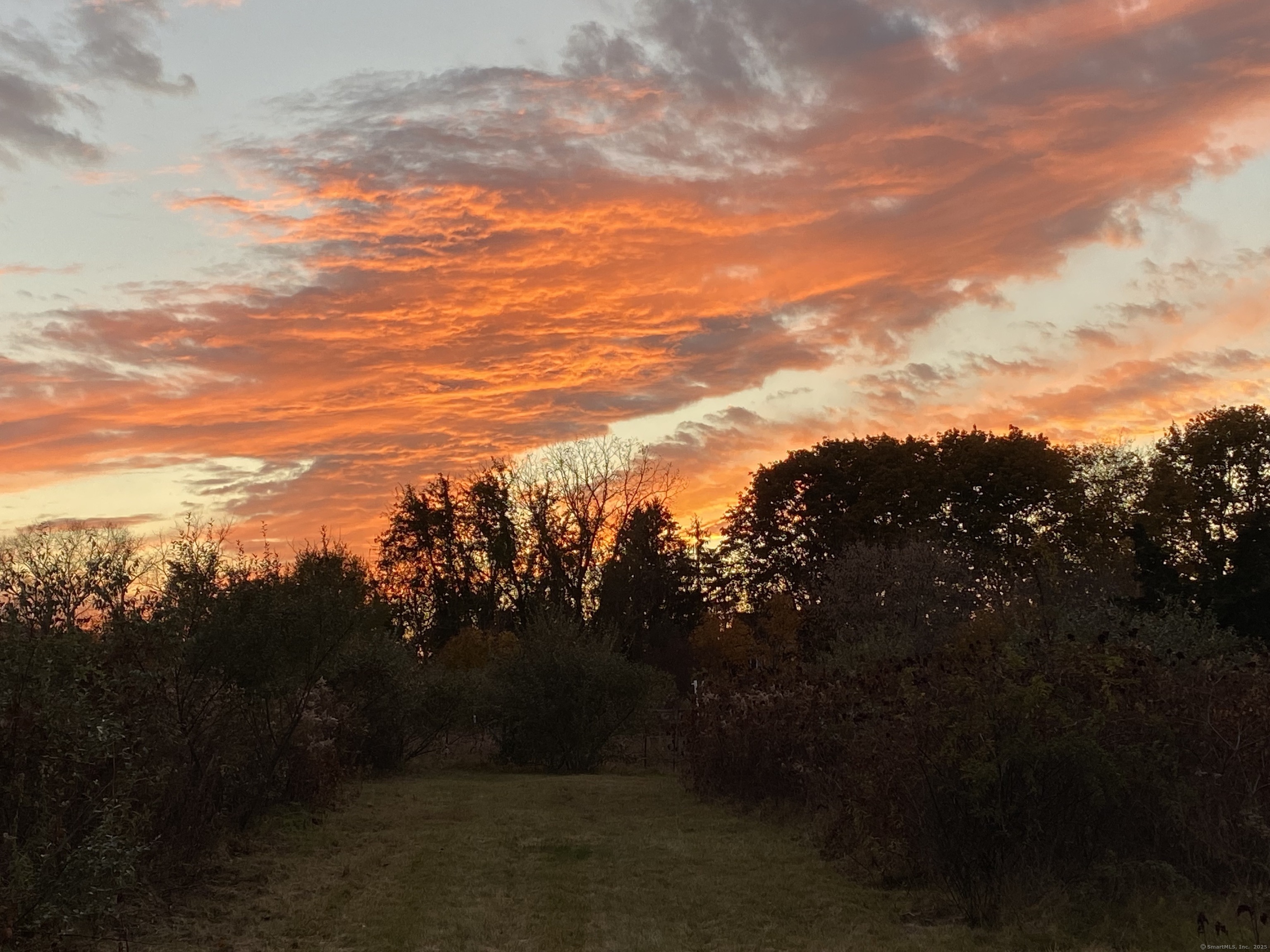 60 Ingham Hill Road Old Saybrook, CT 06475 - Photo 20 of 23 a view of city and mountain