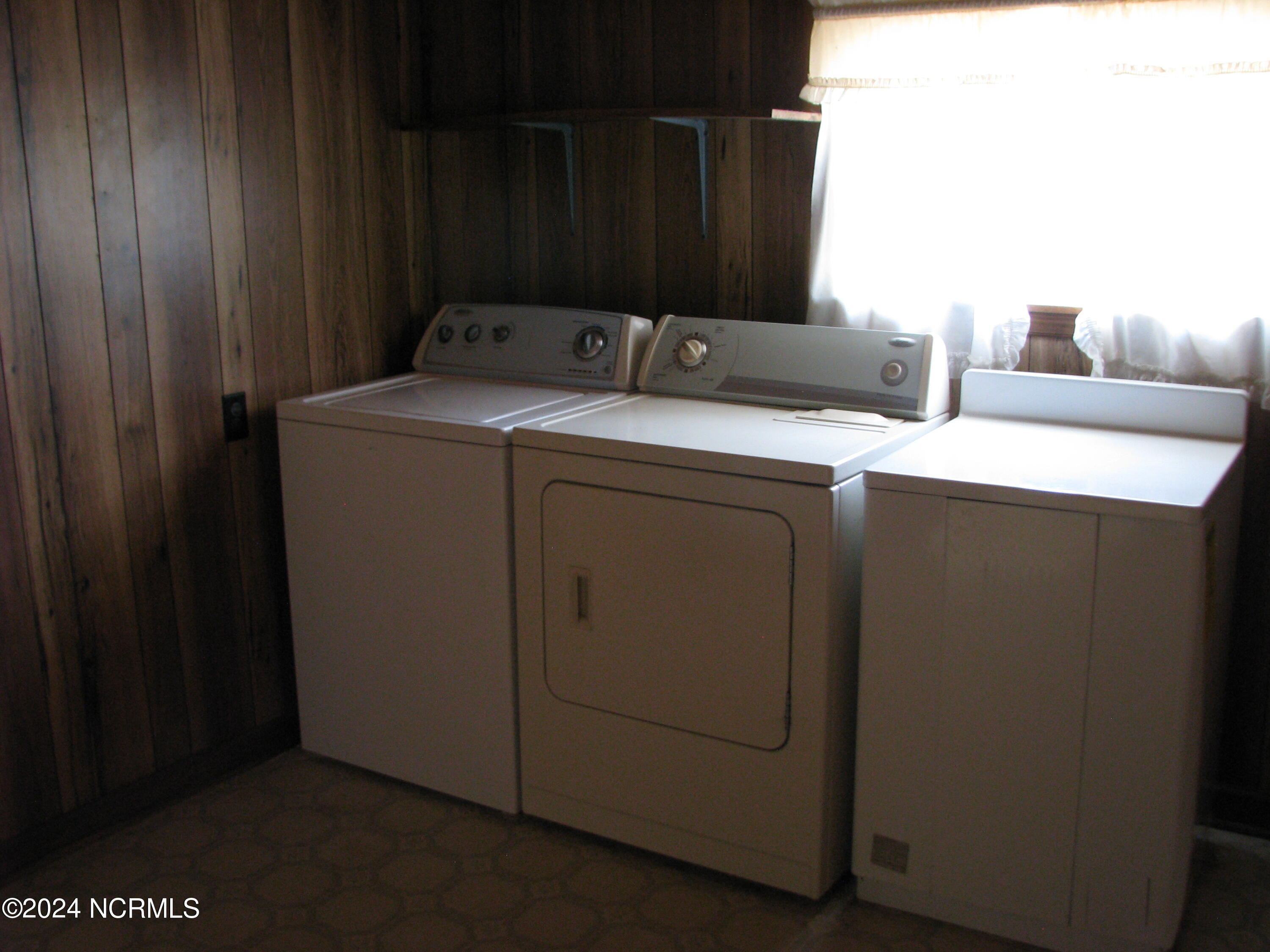 6733 Highway 32 Roper, NC 27970 - Photo 11 of 18 Utility room, washer and dryer included