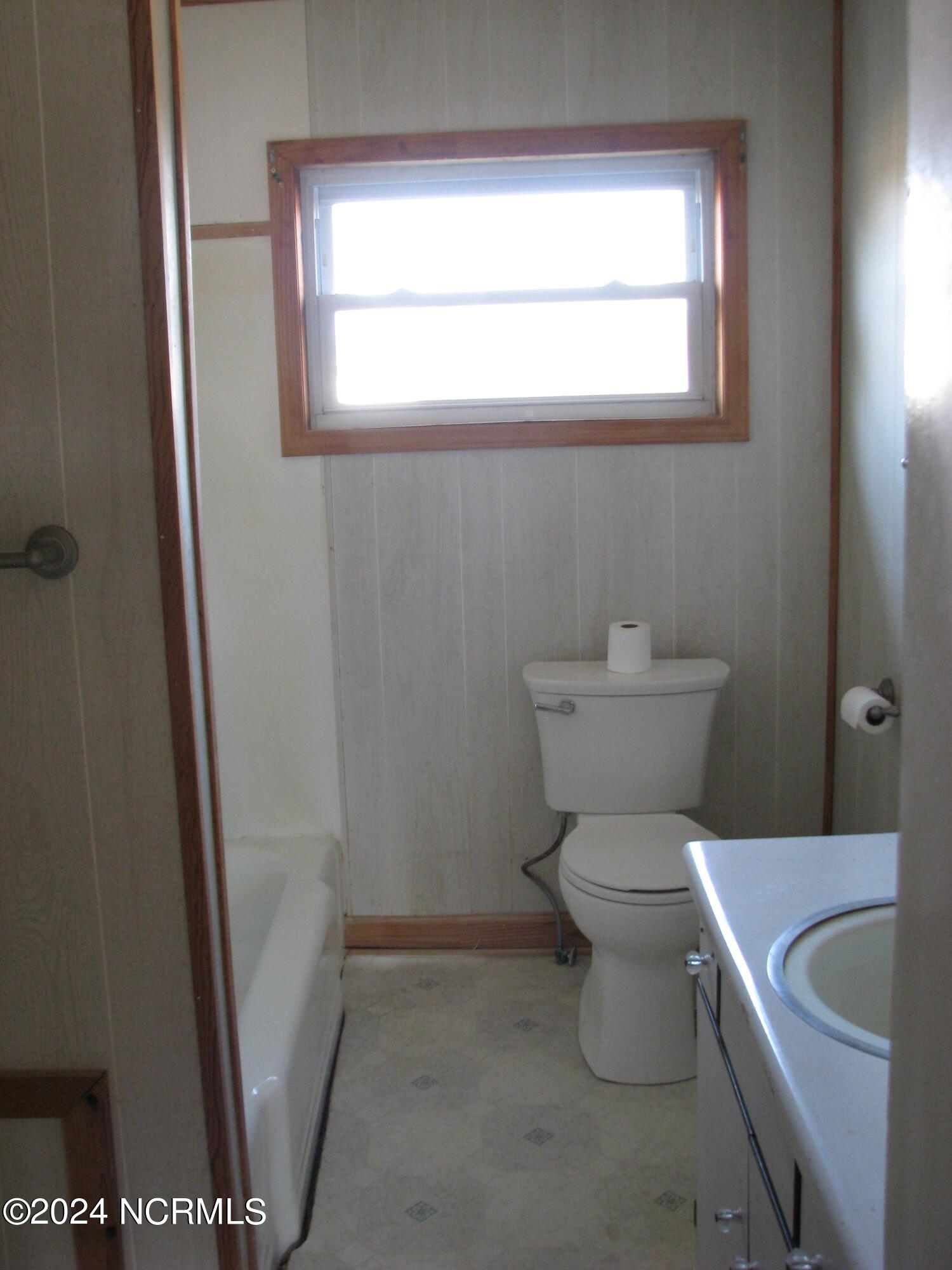 6733 Highway 32 Roper, NC 27970 - Photo 14 of 18 Full bath on hallway