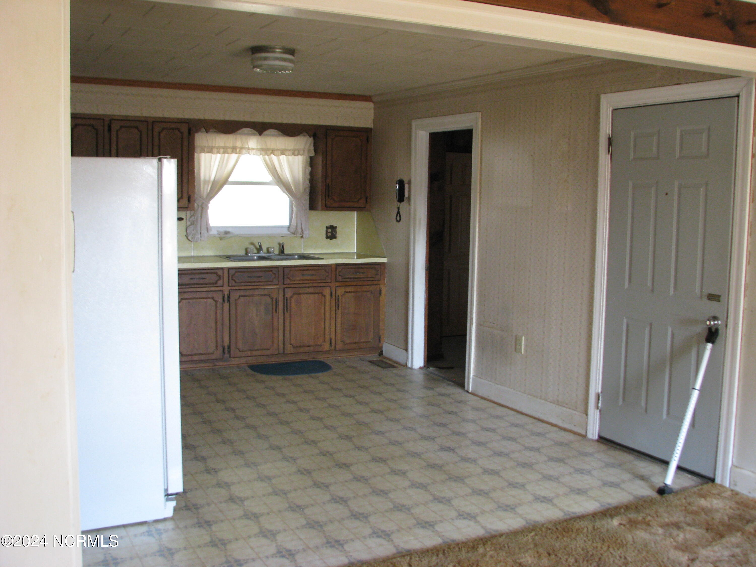 6733 Highway 32 Roper, NC 27970 - Photo 9 of 18 Kitchen w/door to garage