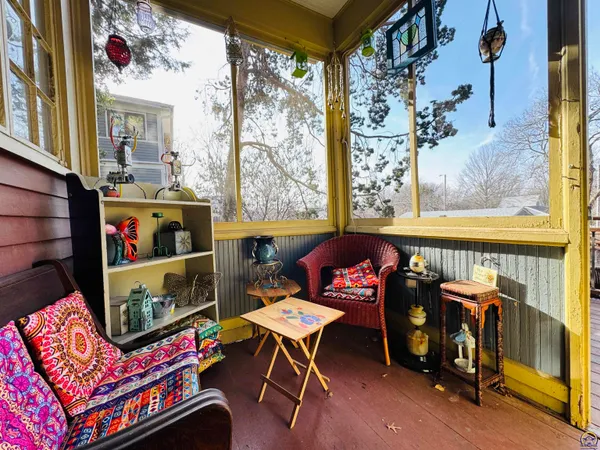 $328,000 | 411 Southwest Woodlawn Avenue, Topeka, KS 66606