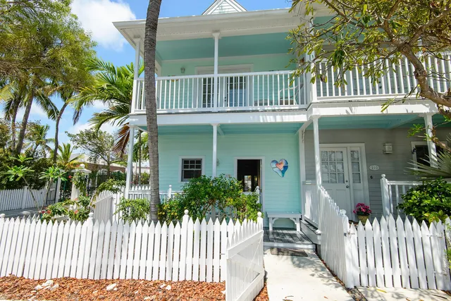 $1,199,000 | 208 Fleming Street, Key West, FL 33040