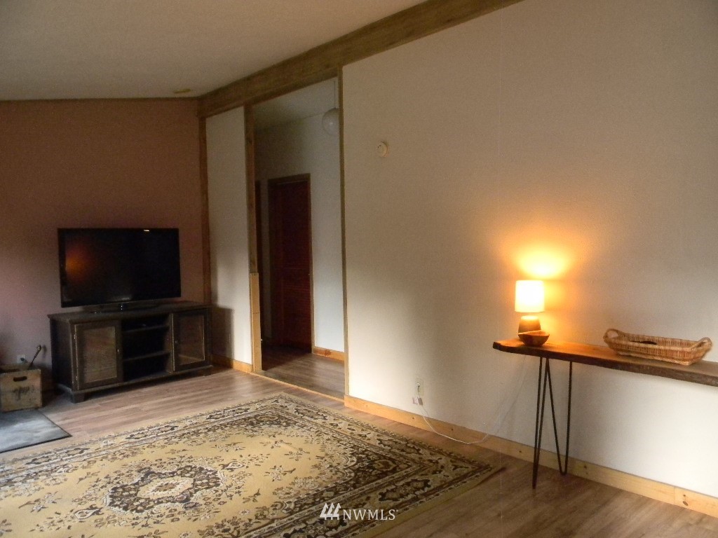 4341 Rollinghill Road Clinton, WA 98236 - Photo 5 of 16 Gallery Image 5