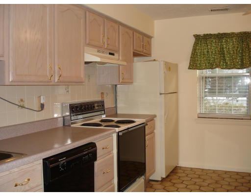 79 Erin Road, Unit 79 Stoughton, MA 02072 - Photo 2 of 19 Gallery Image 2