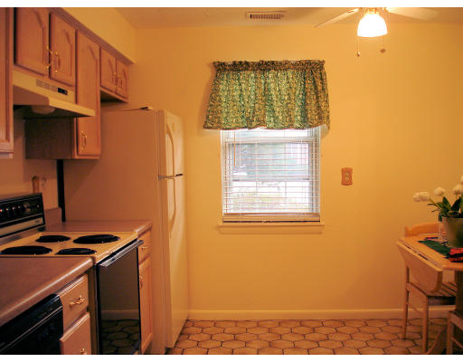 79 Erin Road, Unit 79 Stoughton, MA 02072 - Photo 3 of 19 Gallery Image 3