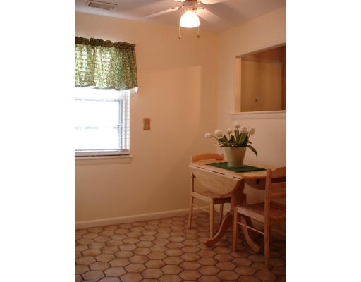 79 Erin Road, Unit 79 Stoughton, MA 02072 - Photo 4 of 19 Gallery Image 4