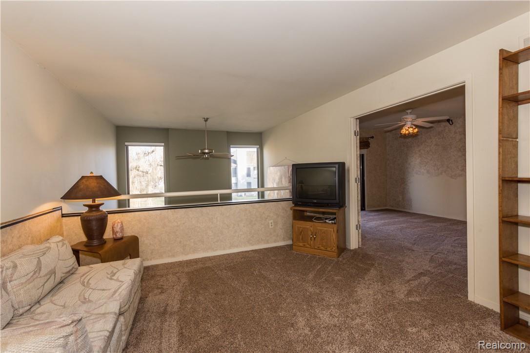736 Hamilton Court Rochester, MI 48307 - Photo 12 of 18 736 Hamilton-12.jpg