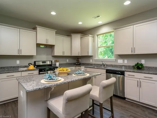 782 Heartpine Drive, Mebane, NC 27302