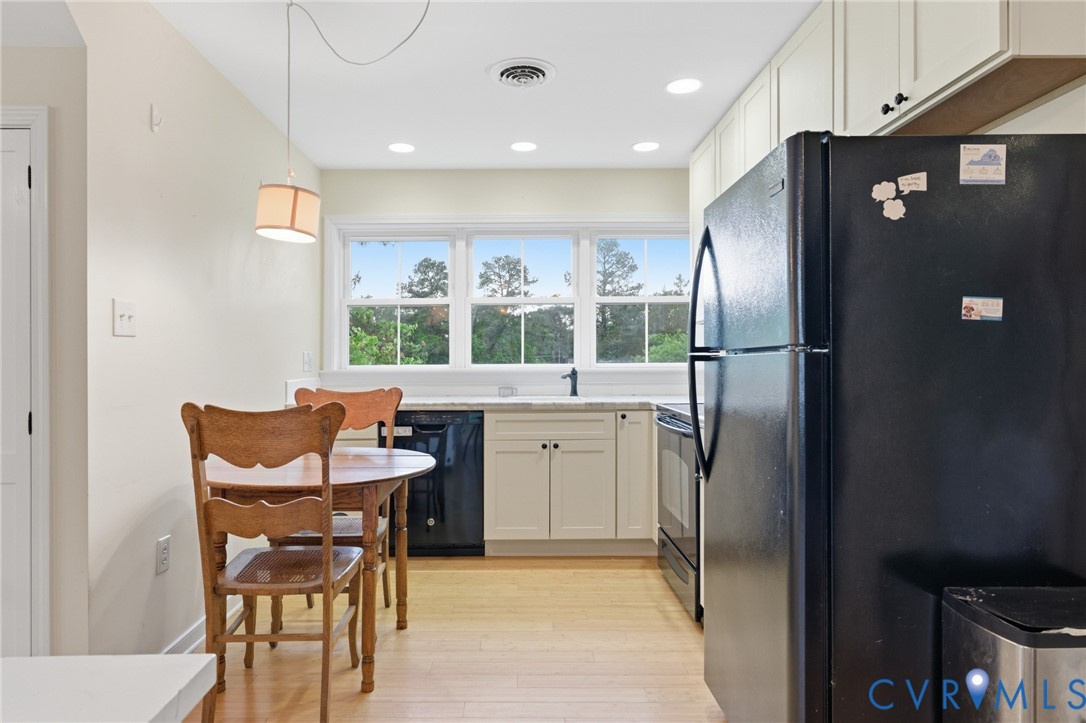 9562 Graves Road Petersburg, VA 23803 - Photo 43 of 54 Garage kitchenette