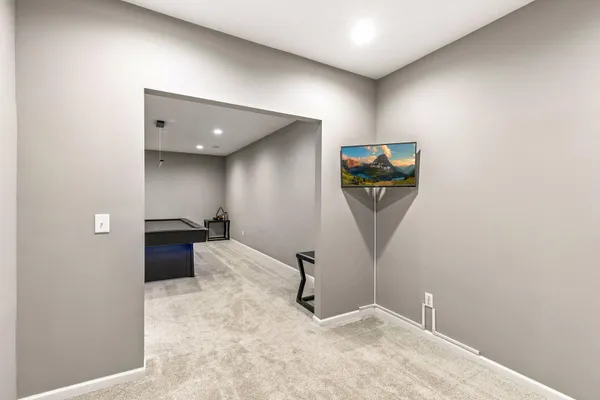 $3,495 | 16122 Estate Lane, Lakeville, MN 55044