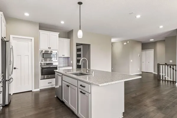 $3,495 | 16122 Estate Lane, Lakeville, MN 55044