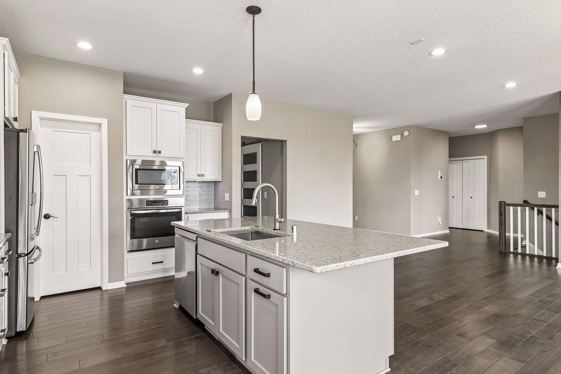 16122 Estate Lane Lakeville, MN 55044 - Photo 10 of 39