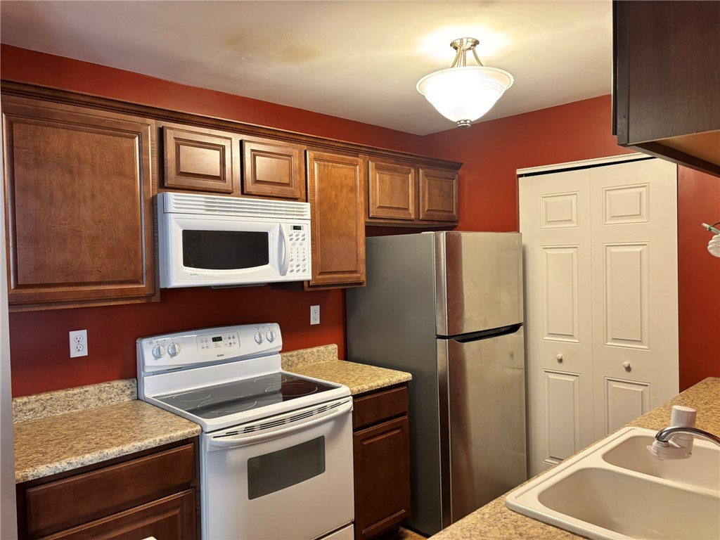270 Latta Road, Unit UN225 Rochester, NY 14612 - Photo 4 of 18