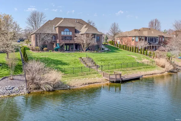 $1,049,000 | 2122 Lakes Edge Drive, Newburgh, IN 47630