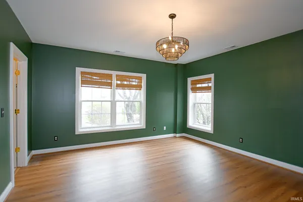 $1,049,000 | 2122 Lakes Edge Drive, Newburgh, IN 47630