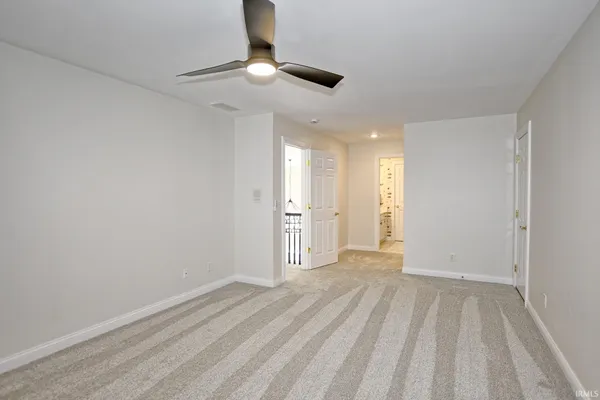 $1,049,000 | 2122 Lakes Edge Drive, Newburgh, IN 47630