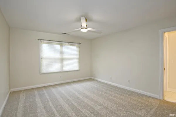 $1,049,000 | 2122 Lakes Edge Drive, Newburgh, IN 47630