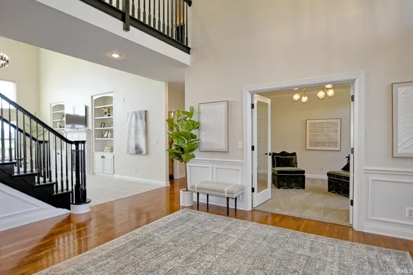 $1,049,000 | 2122 Lakes Edge Drive, Newburgh, IN 47630