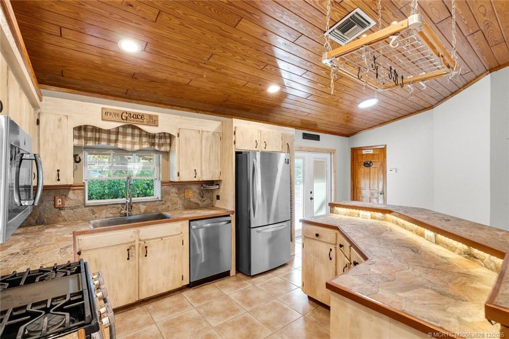 8401 Southwest Fox Brown Road Indiantown, FL 34956 - Photo 37 of 56 Main Kitchen