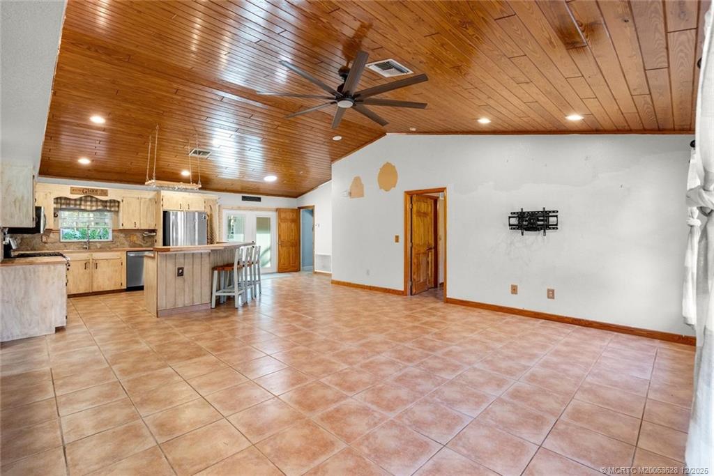 8401 Southwest Fox Brown Road Indiantown, FL 34956 - Photo 43 of 56 Main living