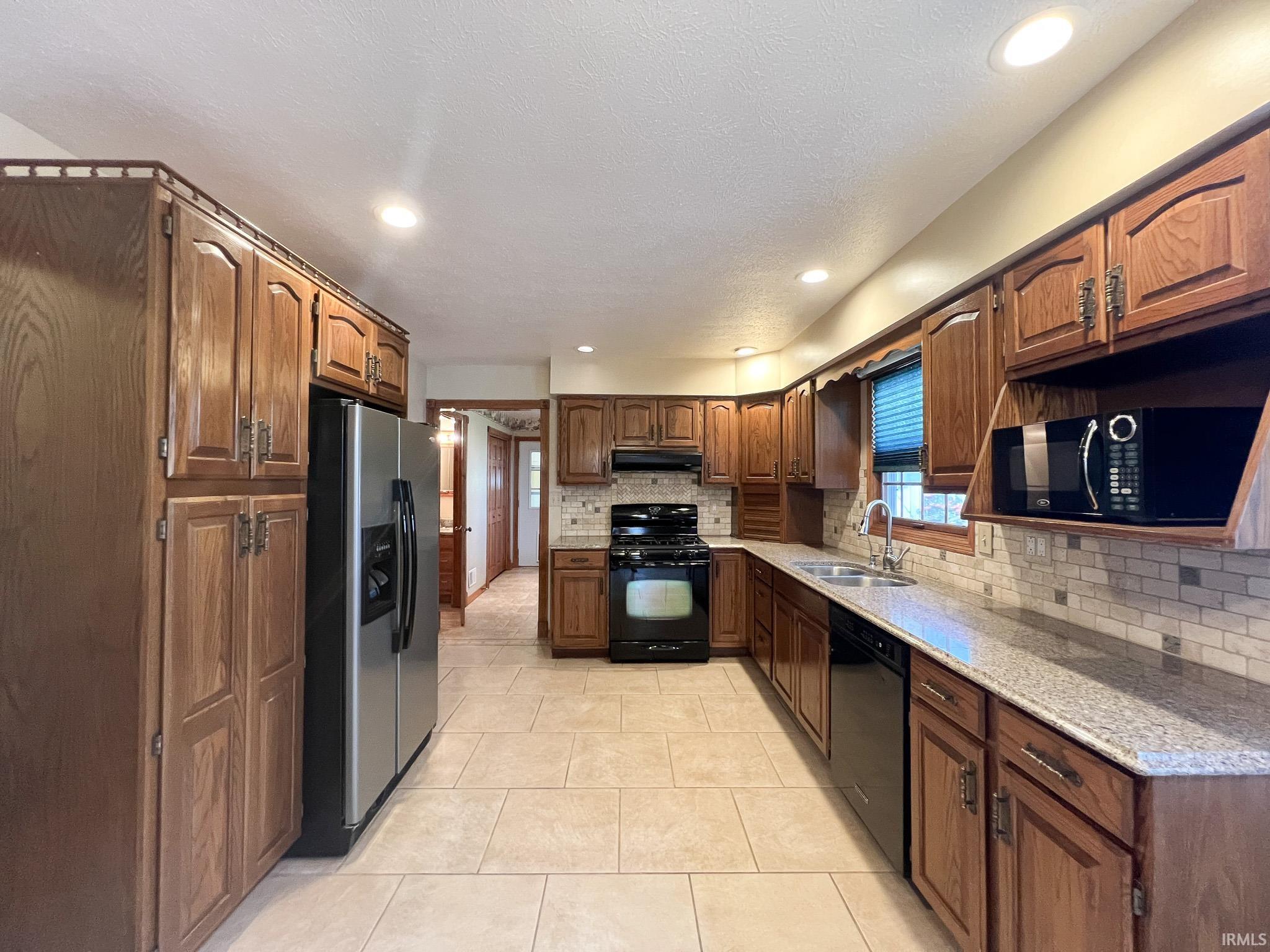 52280 Primrose Road South Bend, IN 46628 - Photo 14 of 34 Gallery Image 14