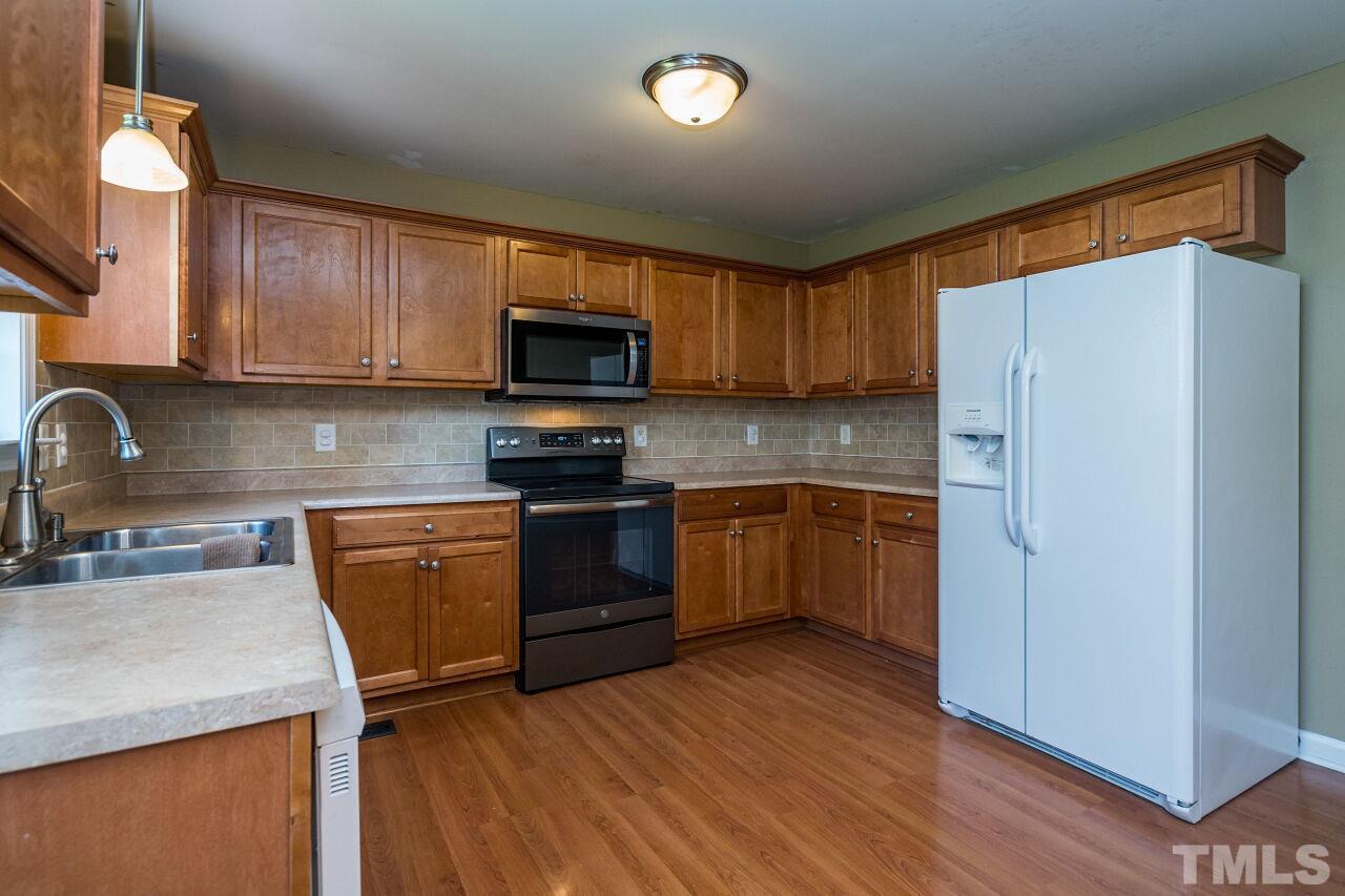 151 Glory Ridge Way Clayton, NC 27520 - Photo 14 of 25 Gallery Image 14