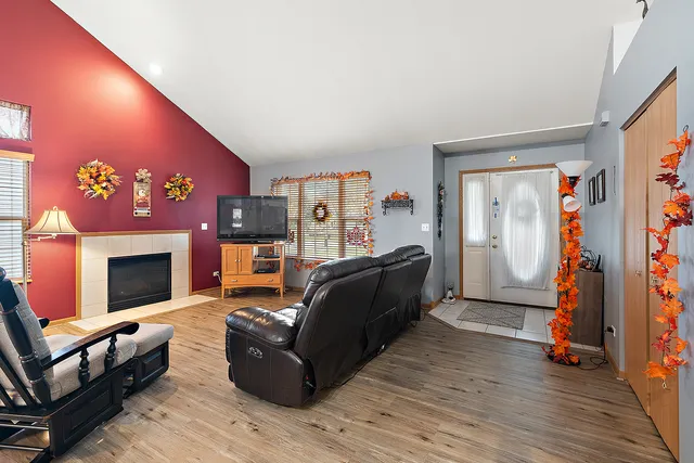 a view of a livingroom with furniture and a livingroom