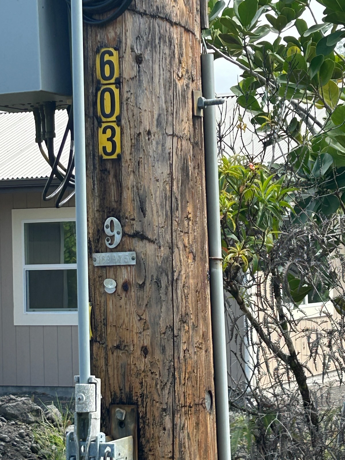 3066 Beach Road Keaau, HI 96749 - Photo 8 of 9 a close up of a sign board