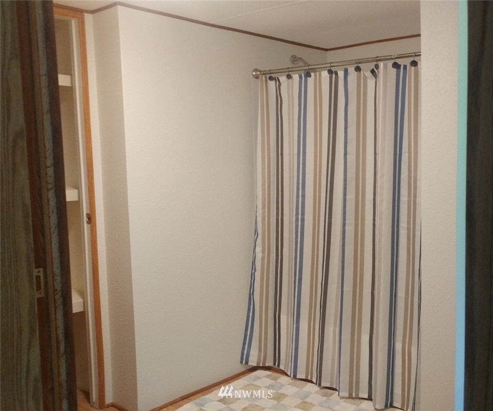 40805 Dorman Road Gold Bar, WA 98251 - Photo 14 of 25 a view of a closet