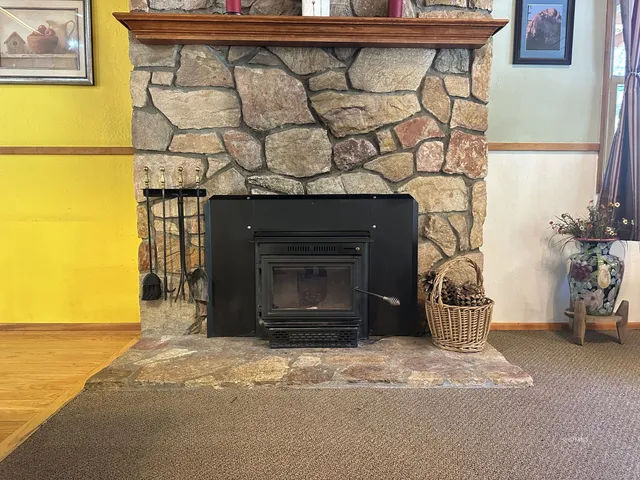 $2,500 | 26748 Mcmahan, Idyllwild, CA 92549