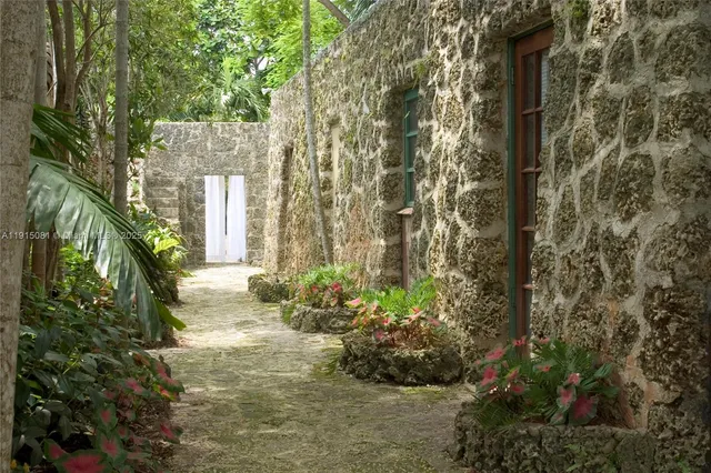 $523,900 | 1301 Milan Avenue, Unit 4, Coral Gables, FL 33134