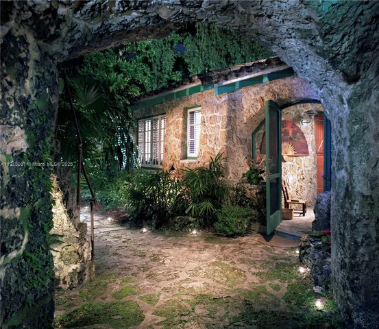 $523,900 | 1301 Milan Avenue, Unit 4, Coral Gables, FL 33134