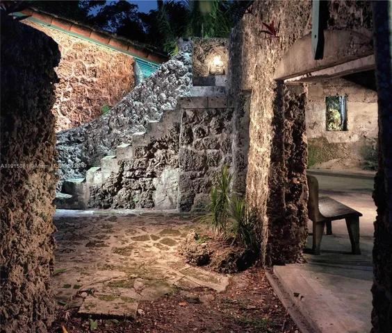 $523,900 | 1301 Milan Avenue, Unit 4, Coral Gables, FL 33134