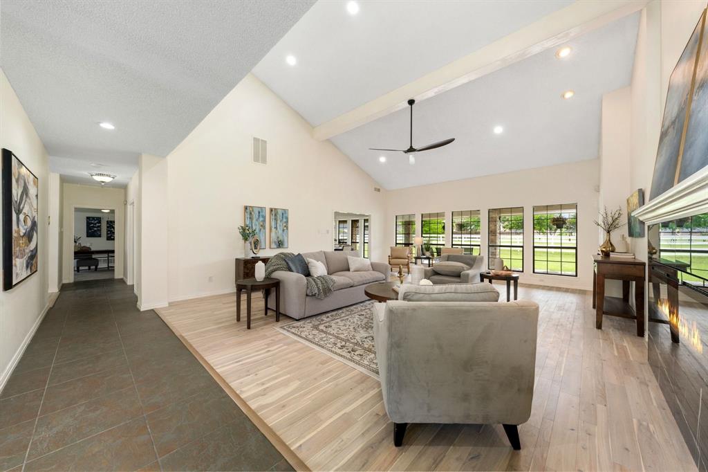 915 West Pleasant Run Road DeSoto, TX 75115 - Photo 8 of 40