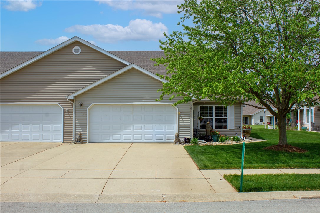 1827 South Albany Street Decatur, IL 62521 - Photo 1 of 24