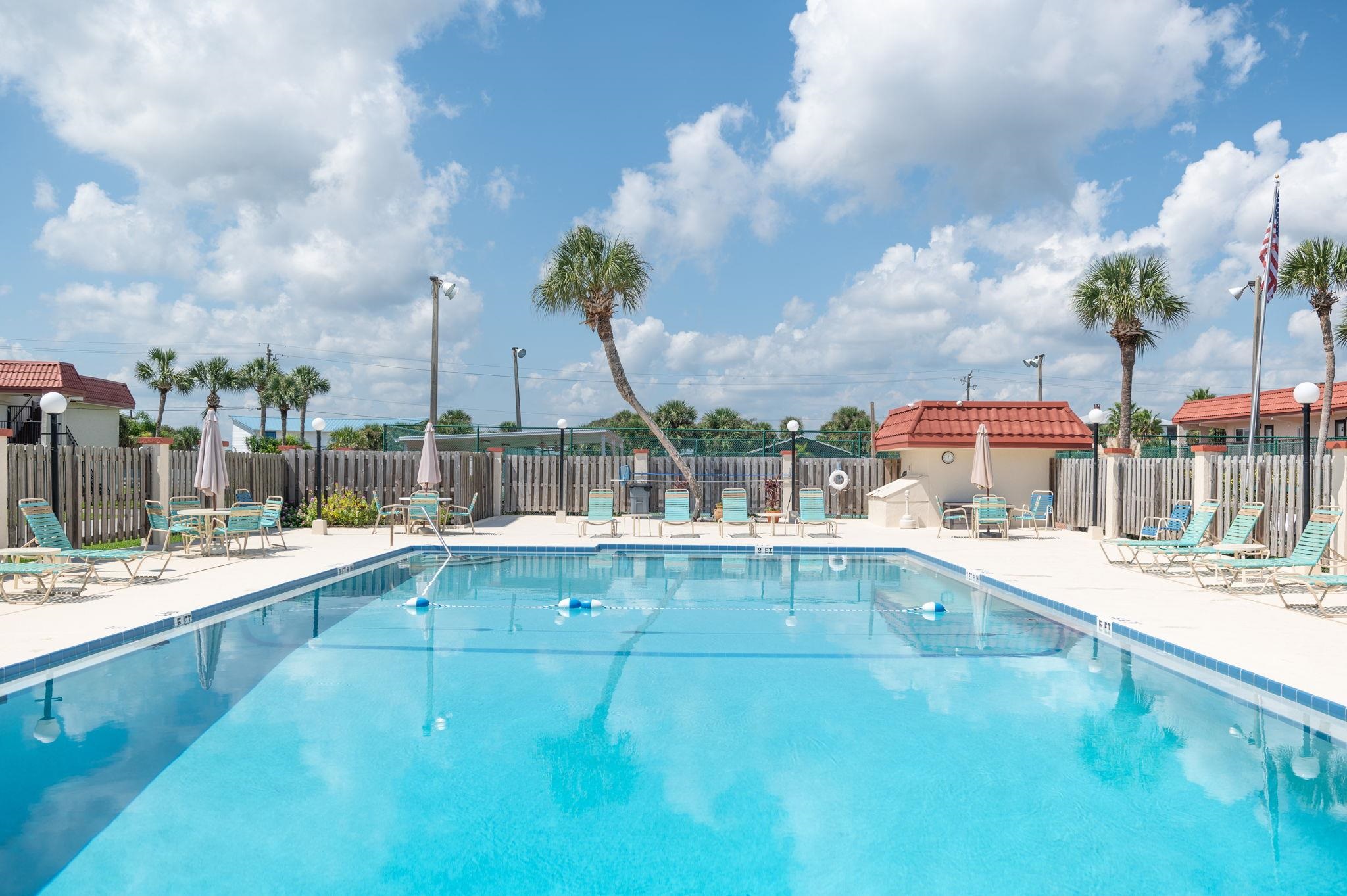 7175 A1A South, Unit F237 St. Augustine, FL 32080 - Photo 39 of 63 a view of a basket ball ground