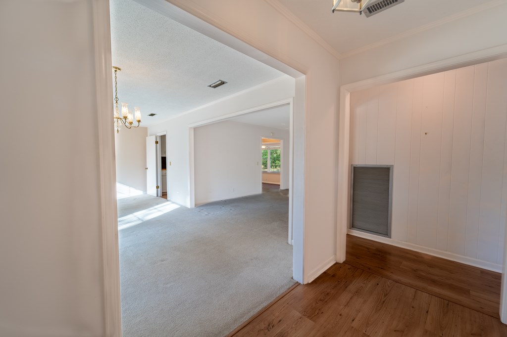 1305 Cambridge Road Dothan, AL 36305 - Photo 3 of 33