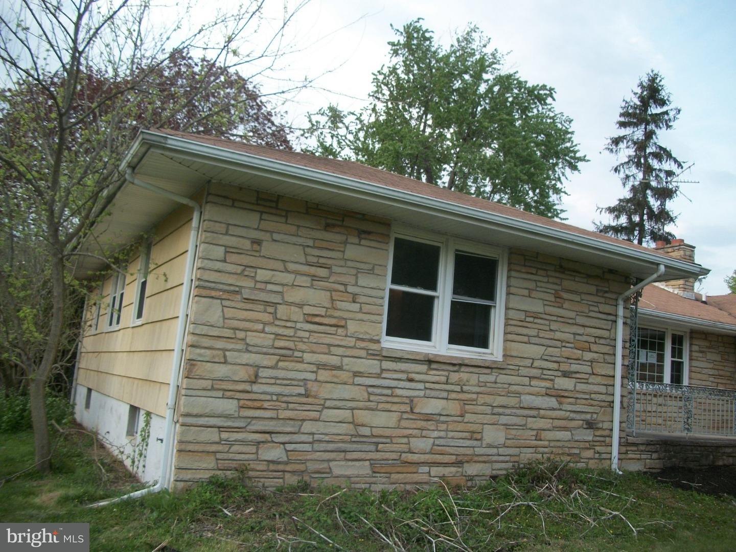 136 Upper Ferry Road Ewing, NJ 08628 - Photo 3 of 18 Exterior Side