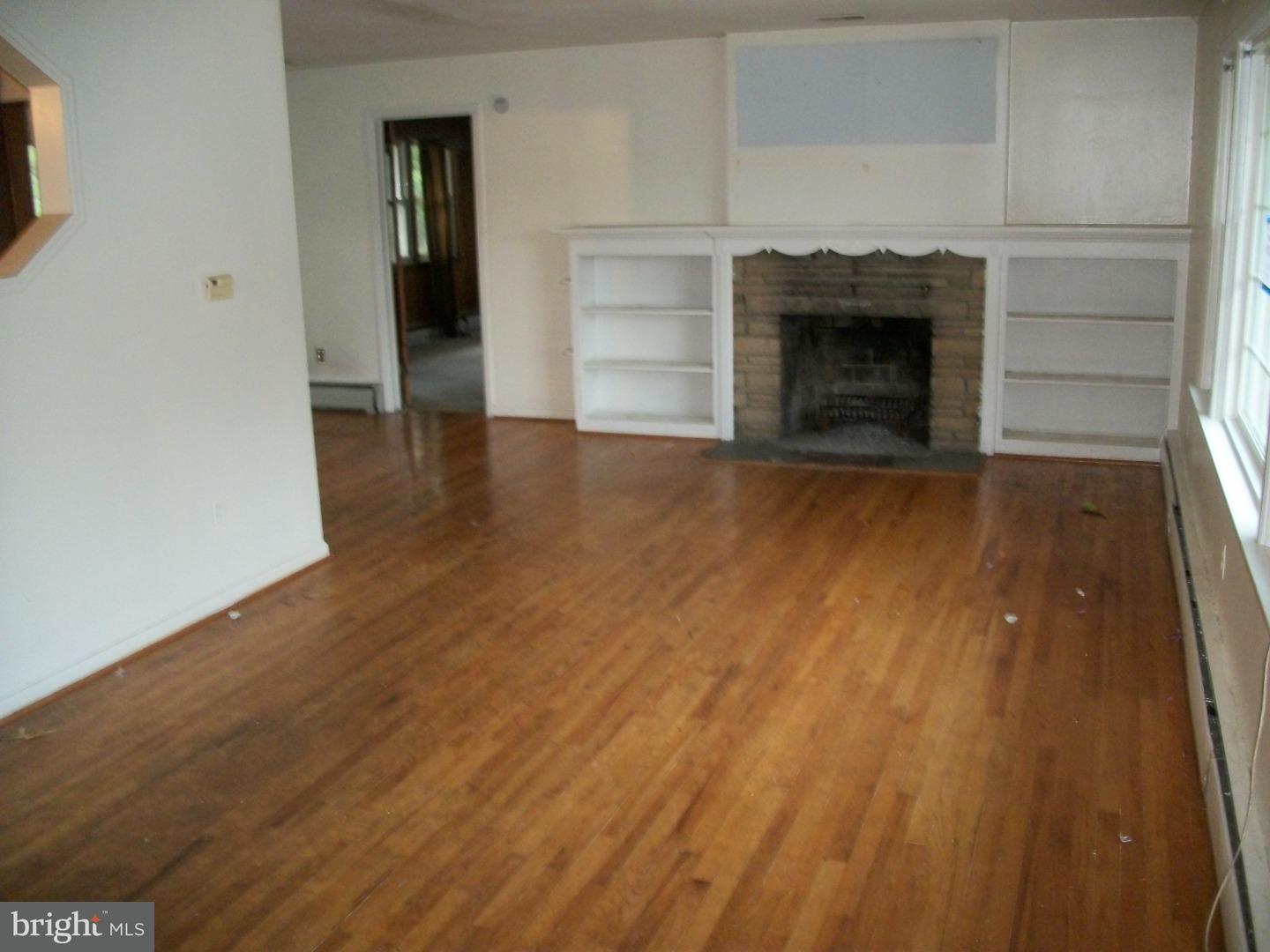 136 Upper Ferry Road Ewing, NJ 08628 - Photo 4 of 18 Great Room