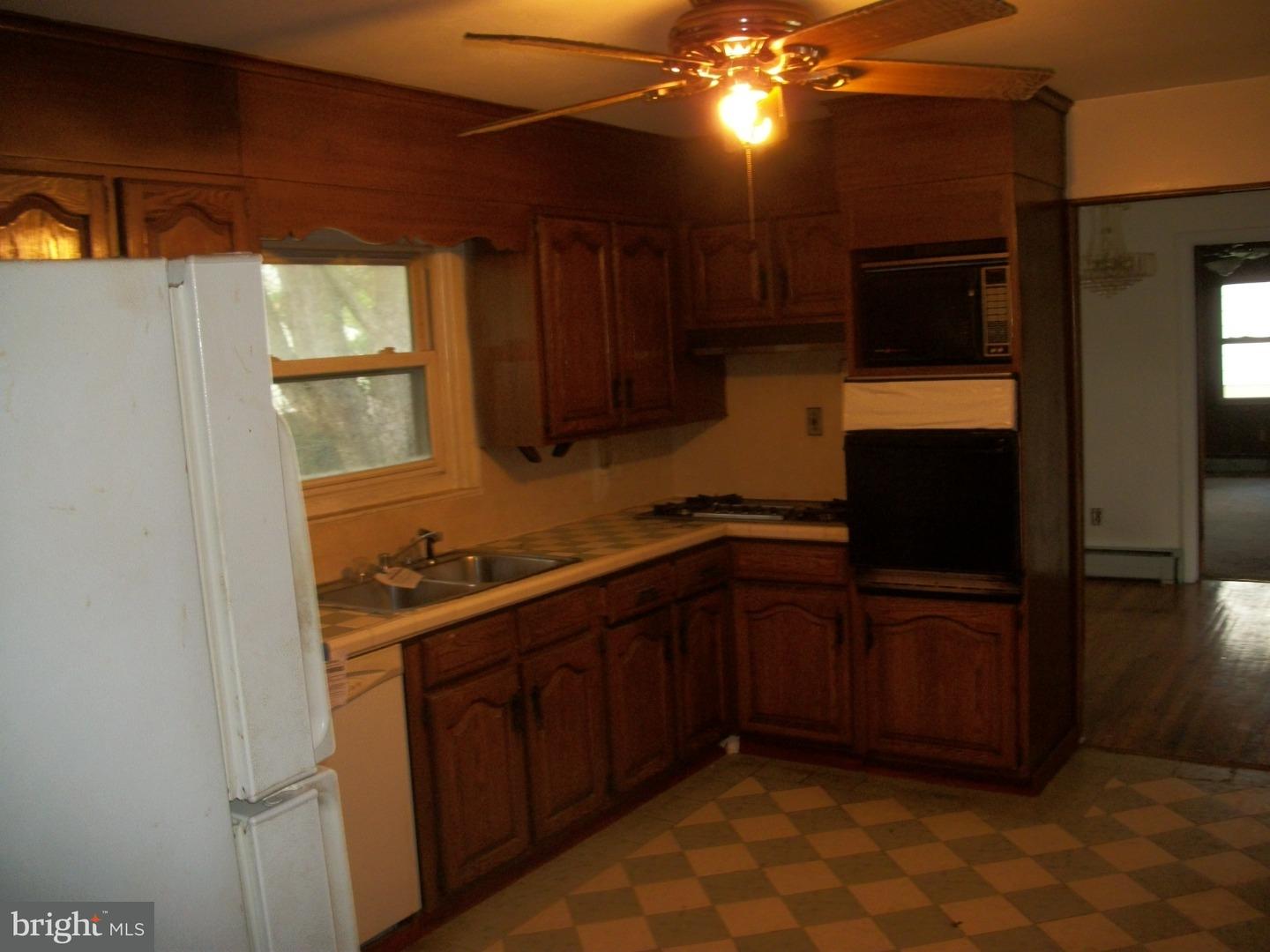 136 Upper Ferry Road Ewing, NJ 08628 - Photo 6 of 18 Kitchen
