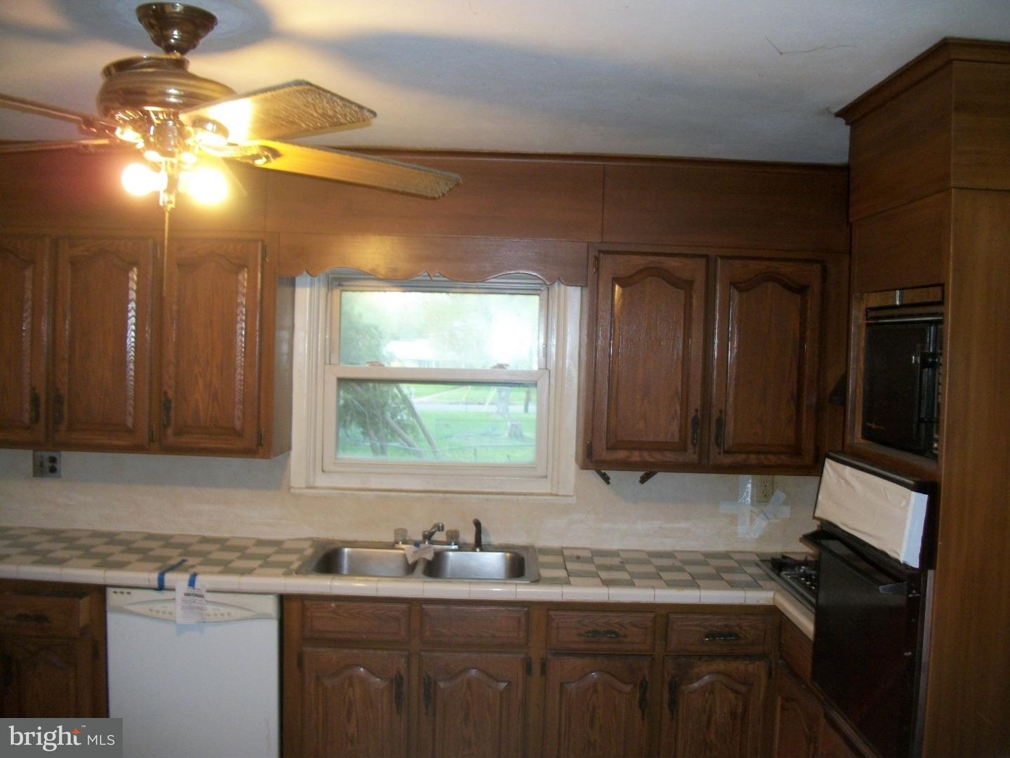 136 Upper Ferry Road Ewing, NJ 08628 - Photo 7 of 18 Kitchen